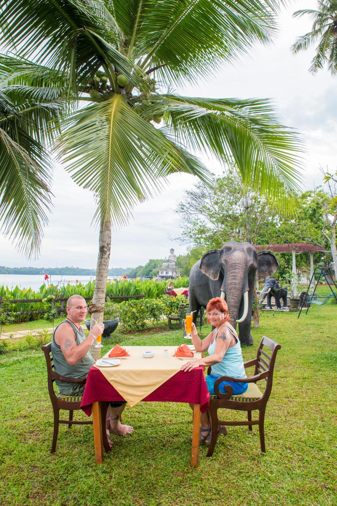 Aida Hotel Bentota Buitenkant foto